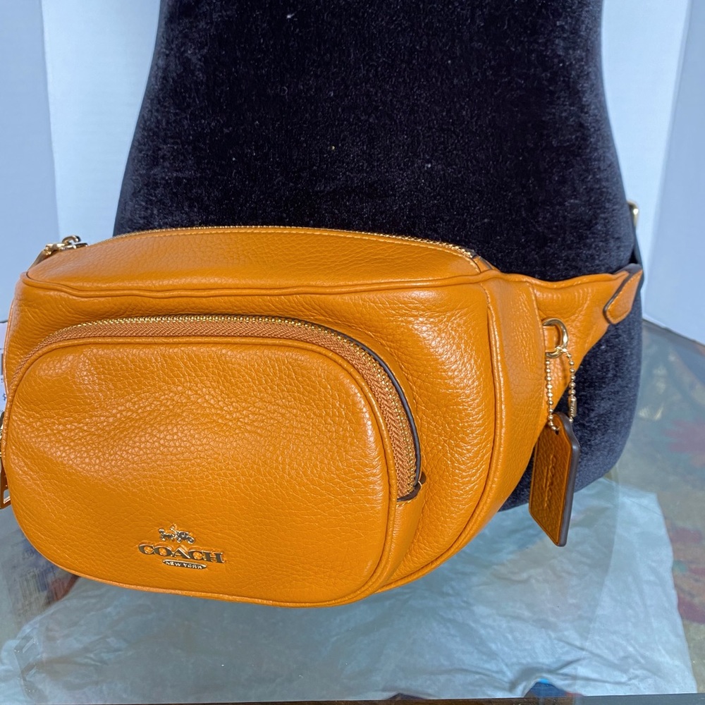 new with tag orange Coach Fanny Pack